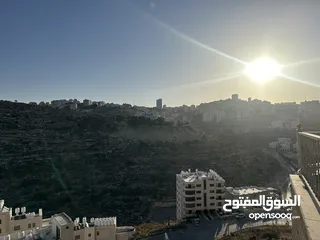  14 روف مميز للبيع