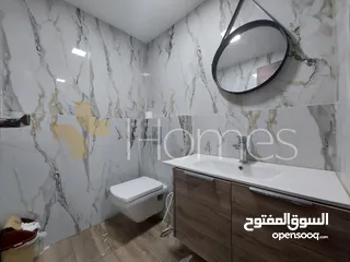  10 معرض ثلاث ابواب (واجهة 18 متر) للايجار في شارع مكة , بمساحة 659م