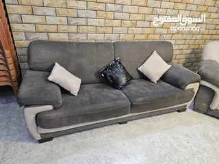  4 طقم كنبايات 8 مقاعد وطاولة و4طرابيزات