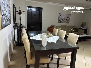  2 شقه في شارع مكه للإيجار