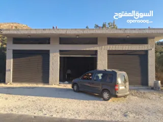 2 مخازن للإيجار قريب من دوار نابلس الجديدة تبعد بالسيارة دقيقتين فقط بمساحة 180م