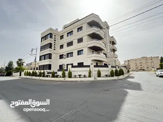  3 شقة طابق شبه ارضي مساحة 231م + حديقه 255م بتشطيبات مميزة - حي الصحابة - رجم عميش - رمضان للاسكان