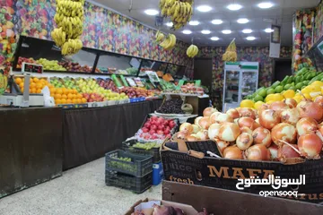  3 محل للبيع خلو