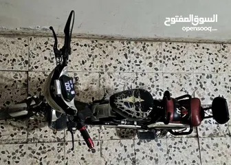  5 دراجه كهربائيه  بطاريات جداد
