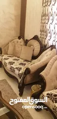  2 طقم كنب خشب زان للبيع مع البرادي بحاله الجديد