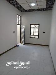  17 قطع وبيوت للبيع