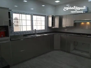  5 Nice villa from twin 5 bhk  for rent in ghubra south
