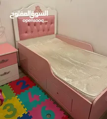  1 سرير اطفال بحاله ممتازه