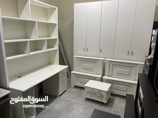  1 غرفة نوم بخزانة خمس دفات وتختين مفرد