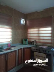  7 منزل للبيع