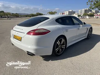  4 Porsche Panamera 2011