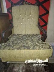  15 طقمين كنب زان بحاله ممتازه وطقم سفره مع ملحقاتها للبيع