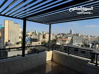  3 روف بحالة جيده مع المالك مباشر