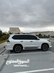  1 لكزس LX570 بلاك ايدشن كورو خليجي 2021 سيرفس بهوان