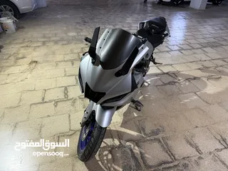  2 للبيع – دراجة نارية رياضية بحالة الوكالة  Yamaha R15M موديل 2023