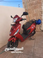  1 سكوتر هيرو للبيع 2032 او بدر على دراجات نارية غيارات
