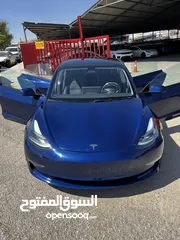  1 Tesla Model 3 2023 Standard plus