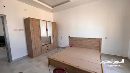  3 شقة للبيع جنب مدينة السلطان هيثم ونستو المعبيله  8 غرفتين وصاله ومطبخ ومخزن وثلاث دورات مياه