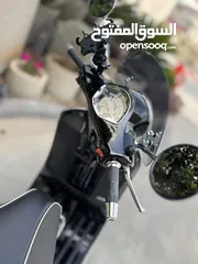  10 Vespa PIAGGIO GTS300 / Super clean / Black