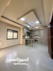  2 شقه مميزة للبيع في الطيرة رام الله طابق شبه ارضي