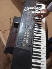  16 اورغ CD1اورتينال شرقي بحاله ممتازه للبيع بسعر 120 قابل للتفاوض بشىء بسيط مع المحول الاصلي