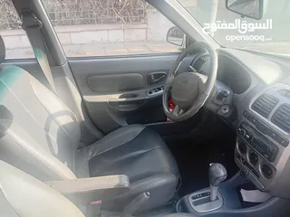  6 هونداي فيرنا لون سلفر موديل 2004 مرخصة  فحص 4 جيد للبيع بشكل مستعجل
