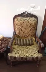  1 كنب مكون سبع مقاعد فقط ب50 دينار في الغويريه للجادين للبيع كنب مستعمل بحال الجيد الزرقاء الرجاء التو