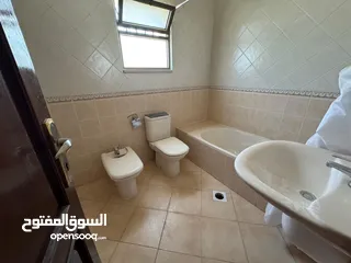  8 روف مع ترس بإطلالــــه مميزة