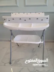  5 حوض استحمام للبيبي مع طاولة الحفاض - Baby Changing Table + Bathtub - LIKE NEW