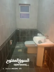  6 روف للايجار ضاحيه الرشيد الاجره شهريه 180