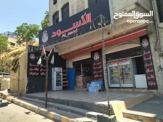  2 محل قهوة للبيع  ماركا الشمالية مقابل السكة تعمل بشكل جيد البيع لعدم التفرغ منطقة اصطفاف وشارع حيوي.
