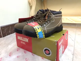  1 حذاء سلامة ( Safety ) ماركة Miller قياس 40.