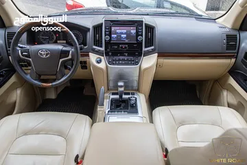  12 Toyota Land Cruiser 2016 Gx-r V8   السيارة بحالة الوكالة و قطعت مسافة 116,000 كم فقط