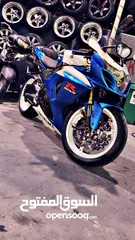  17 دراجة سوزوكي GSXR1000 ريس موديل 2009