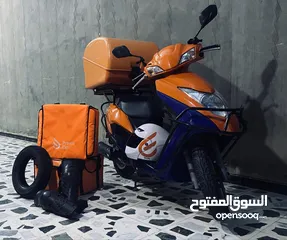  1 Honda  activa S 125cc