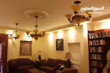  7 قصر فاخر مع خزان ماء كبير و أرض مطلة يصلح فندق ومطعم ومنتجع سياحي أو منزل لعظيم قرب التلفريك