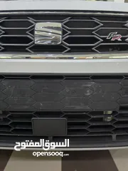  17 سيات ارونا FR  2021 فل اضافات دهان الشركة المنتجة لون ابيض سقف اسود