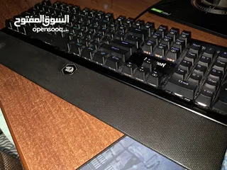  5 كيبورد كومبيوتر وباد ماوس وماوس لاسلكي وقاعدة كيبل