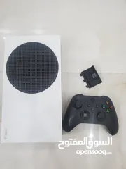  1 اكس بوكس سيريس اس مستعمل بحالة الجديد ما فيه خدش ويد سيريس اكس وبطارية قابلة للشحن مع كامل اسلاكه