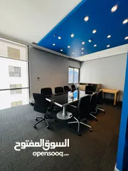  7 مكتب مفروش بموقع مميز ومجمع فخم للايجار في عبدون