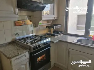 5 شقه مفروشه للايجار
