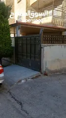  31 شقة أرضية سوبر ديلوكس مع ترس وكراج خاص منطقة جميله وقريبة من الأسواق والخدمات 3 مداخل