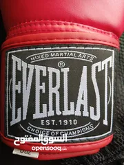  16 كفوف EVERLAST الأصلية استعمال خفيف جدا جدا بحالة الوكالة للبوكسينغ و الكثيير من الرياضات ...........
