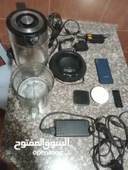  1 مجموعة اغراض للبيع  1شواحن ويرليس عدد2سامسونج وهواوي 2بور بانك سلك سامسونج 3محولات كهربائية عدد 2مع
