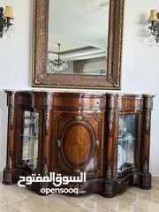  3 Timeless Vintage Console with Elegant Marble Top