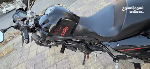  3 دراجة ابريليا 750 cc بحالة ممتازة 2016 ماشية 24000 فقط مالك ثاني صيانة دورية في الشركة 3200 دينار