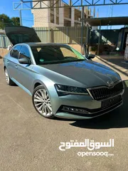  2 Škoda Superb