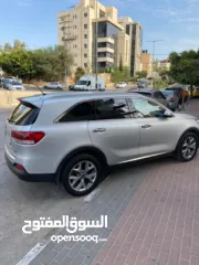  5 كيا سورينتو 2016 دفع رباعي 4*4 فل ما عدا الفتحة السعر 88,000