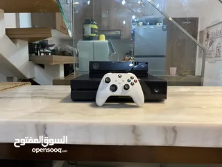  1 Xbox One with Xbox Series S controller and Xbox One Kinect Sensor