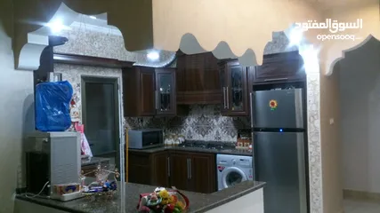  4 شقة طابقية للبيع في منطة المرقب/الربوة - من أجمل مناطق عمان الشرقية.